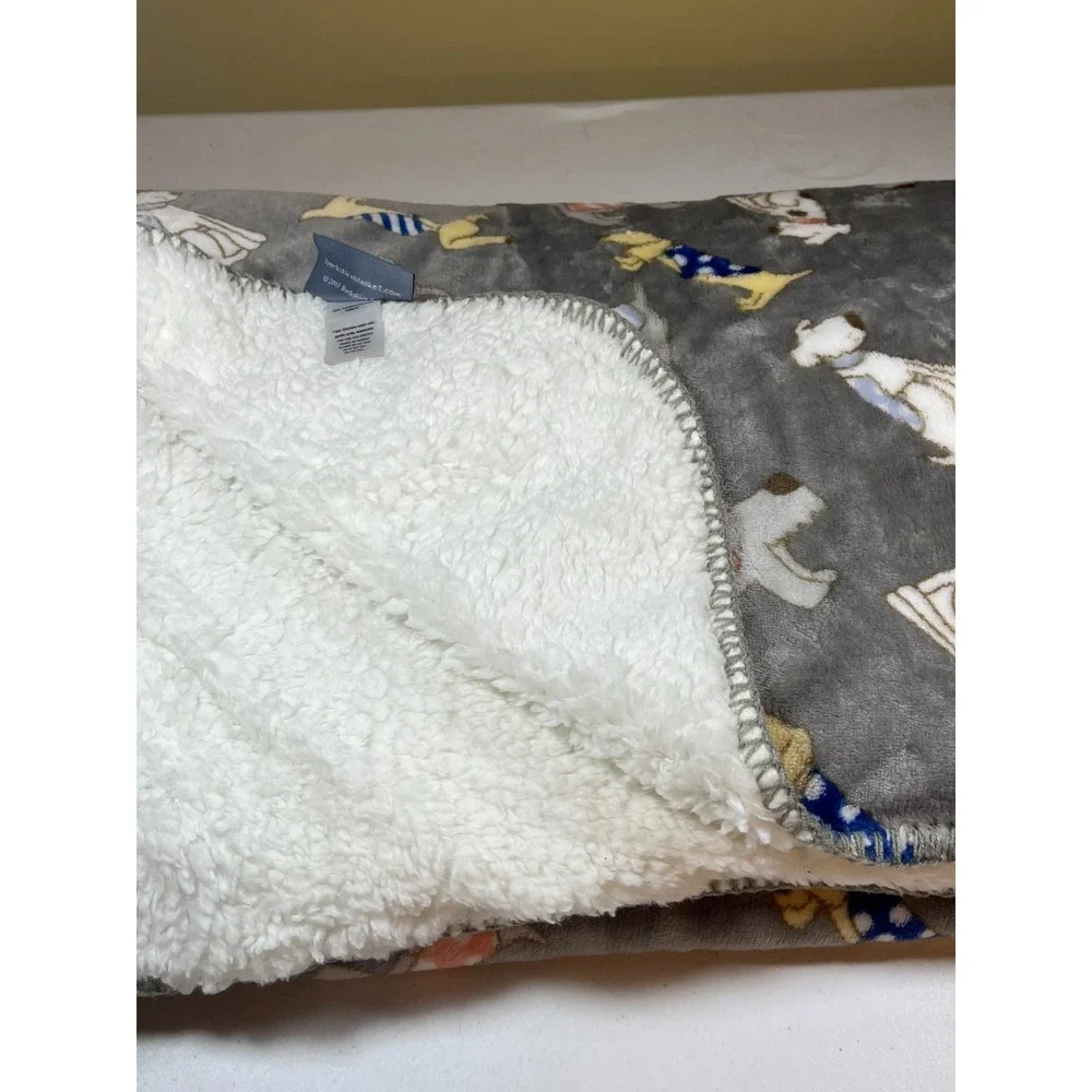 Berkshire Opulence Plush Pet Throw Blanket Dogs with Sweaters 50″×60″ NWT New